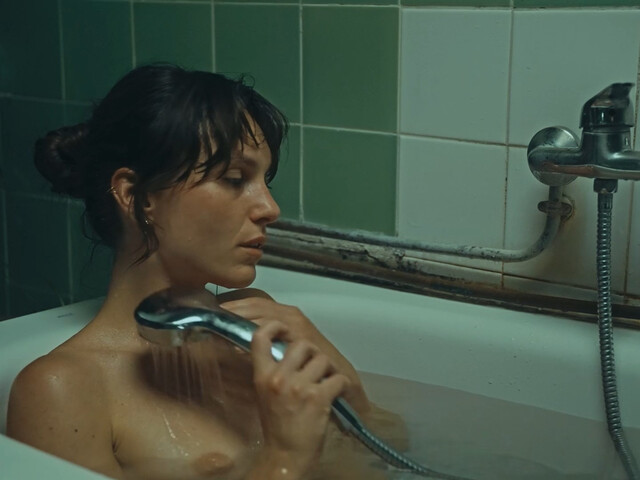 Rachel Perrin nude – Juste Un Instant (2024)