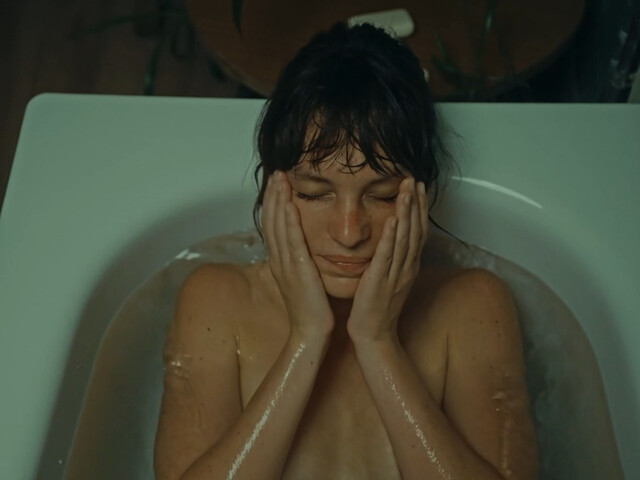 Rachel Perrin nude – Juste Un Instant (2024)