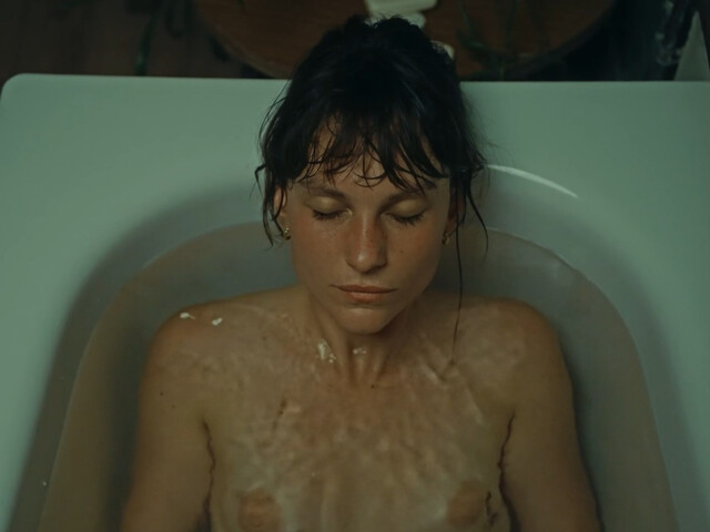 Rachel Perrin nude – Juste Un Instant (2024)