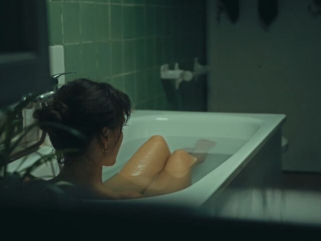 Rachel Perrin nude – Juste Un Instant (2024)