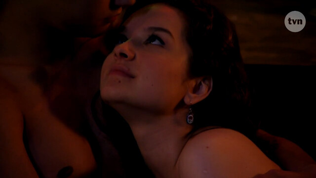 Julia Chatys nude – Na wspólnej e2198 (2015)