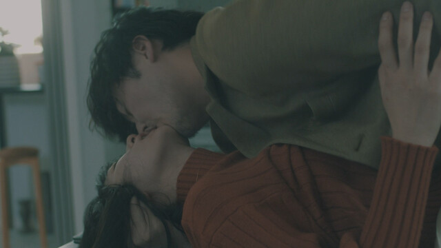 Miori Oda nude – The Love of a Brute (Hitodenashi no koi) (2022)