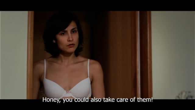 Catherine Mazoyer sexy – Apio Verde (2013)