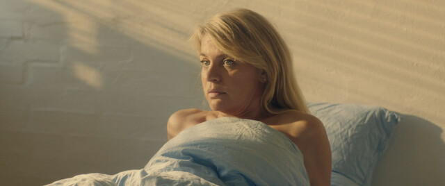 Mille Dinesen nude – Hold My Hand (Tag min hånd) (2022)