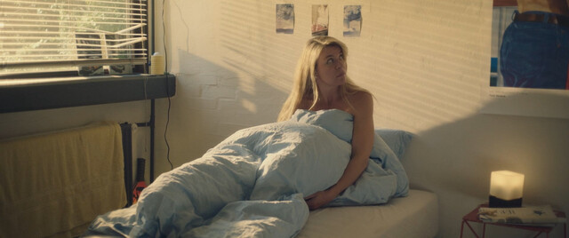 Mille Dinesen nude – Hold My Hand (Tag min hånd) (2022)