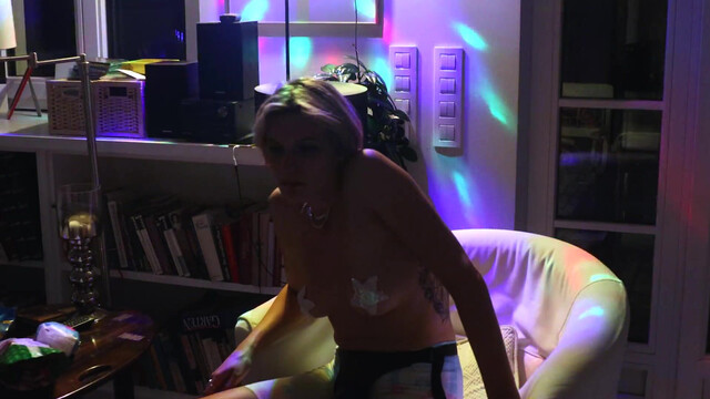 Elena Wolff nude, Julia Windischbauer nude, Melanie Sidhu nude - Para: dies (2022)
