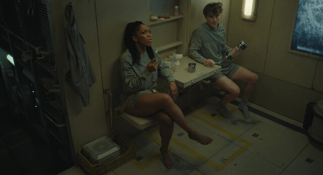 Naomi Ackie sexy - Michey 17 (2025)