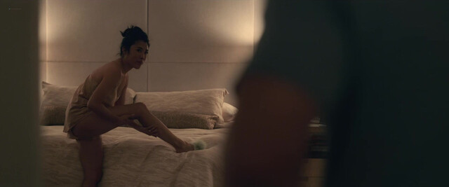 Olivia Munn sexy, Eunice Bae sexy - Your Friends and Neighbors s01e04 (2025)