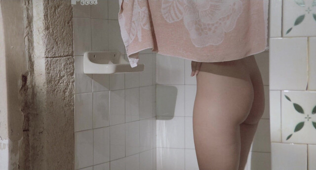 Nathalie Aussant nude - Les saisons du plaisir (1988)