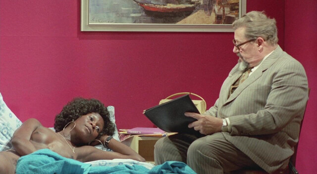 Yuma Streiff nude - Die Bett-Hostessen (1973)