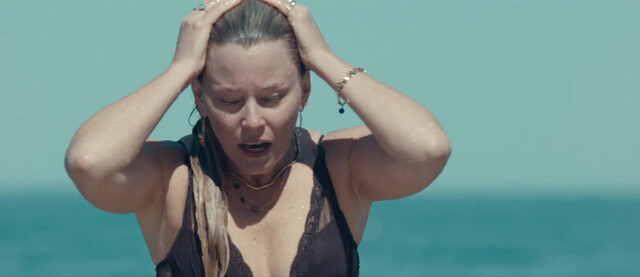 Jessica Biel sexy, Elizabeth Banks sexy - The Better Sister (2025)