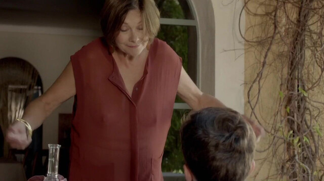 Macha Meril nude - A Dix Minutes des Naturistes (2012)