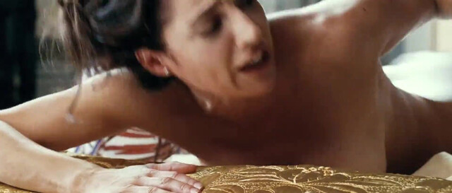 Luisa Ranieri sexy - Mozzarella Stories (2011)