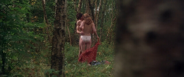 Victoria Smurfit nude – The Run of the Country (1995)