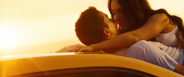 Megan Fox sexy - Transformers (2007)