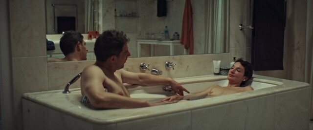 Jeanne Balibar nude - Le système Victoria (2024)