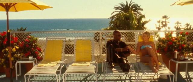 Jennifer Sky sexy - Never Die Alone (2004)