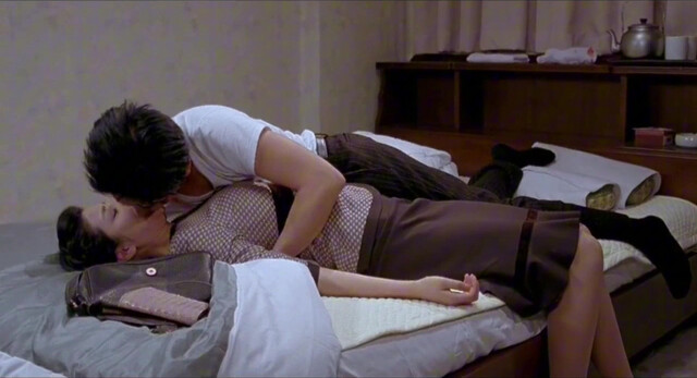 Kim Gyu-ri nude - Low Life (2004)