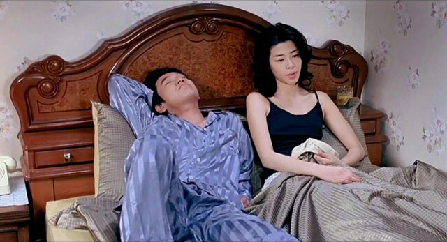 Kim Gyu-ri nude - Low Life (2004)