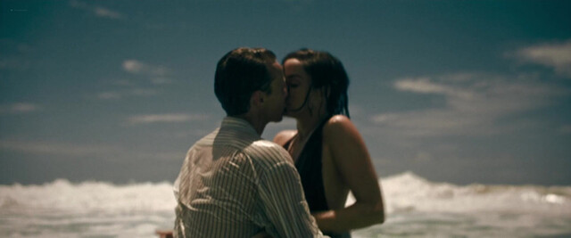 Ana de Armas sexy, Sydney Sweeney nude, Vanessa Kirby sexy - Eden (2025)