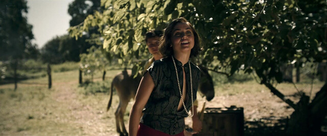 Ana de Armas sexy, Sydney Sweeney nude, Vanessa Kirby sexy - Eden (2025)