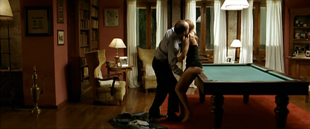 Veronica Echegui nude – El Menor De Los Males (2004)