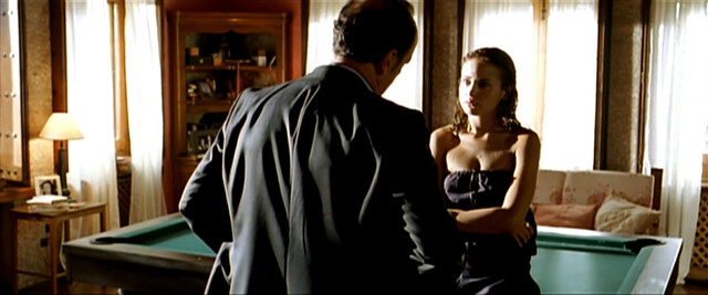 Veronica Echegui nude – El Menor De Los Males (2004)