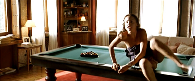 Veronica Echegui nude – El Menor De Los Males (2004)