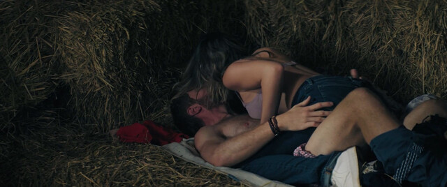 Adriana Torrebejano sexy – Políticamente incorrectos (2024)