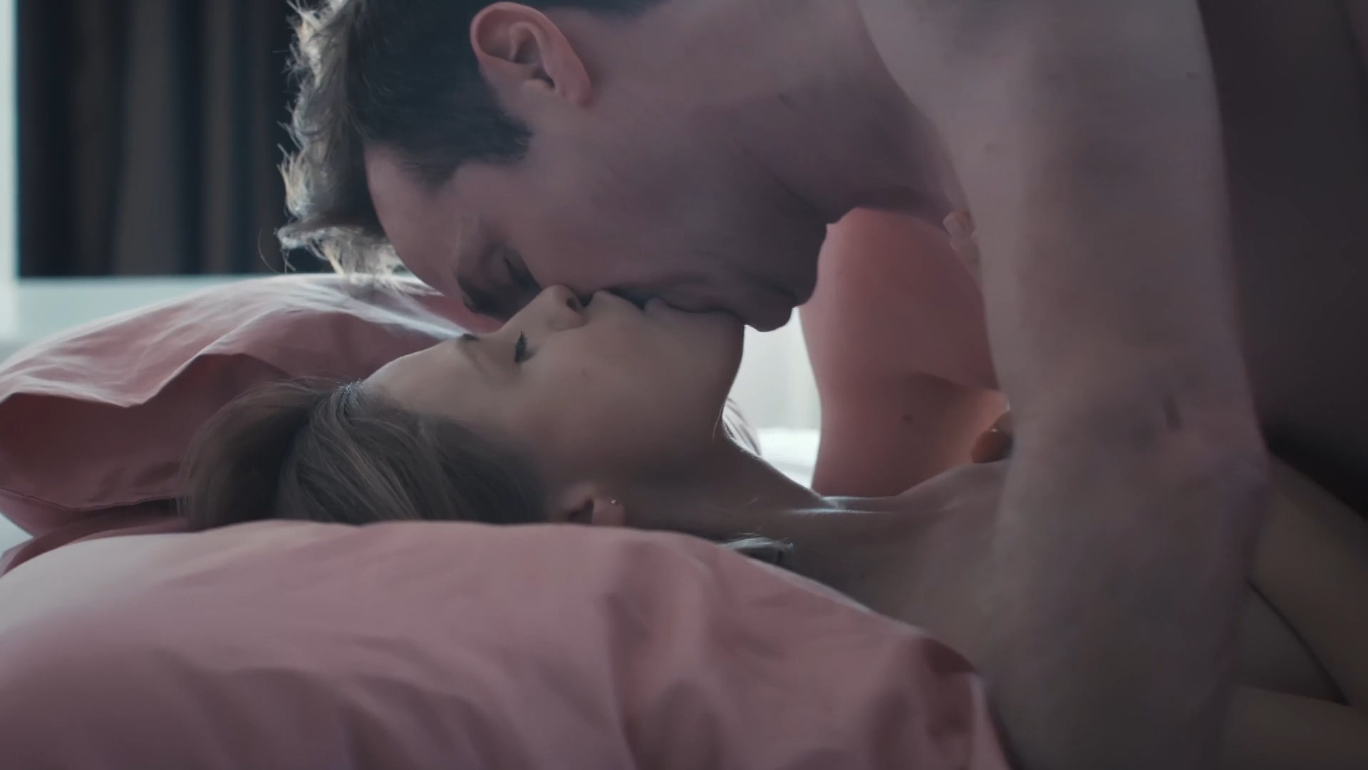 Anna Karczmarczyk sexy – Zdrada s01e05 (2024)