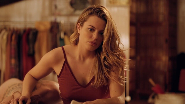 Adriana Torrebejano sexy – The Valley of Love (En otro lugar) (2022)