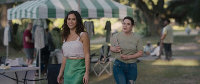 Adria Arjona sexy – Hit Man (2023)