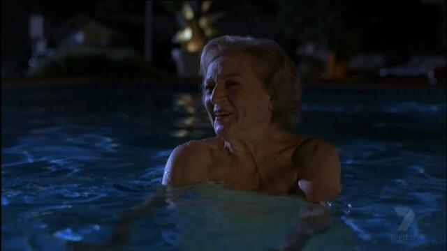 Amy Davidson sexy – Annie's Point (2005)