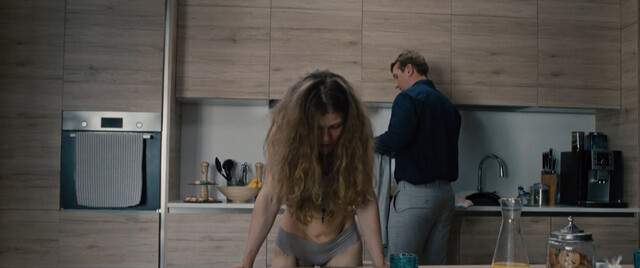 Anastasiya Pustovit nude – Between Us (Mezhdu nami) (2021)