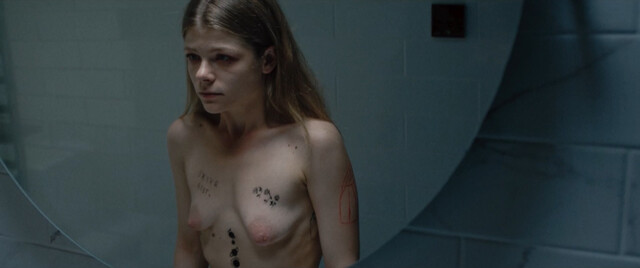 Anastasiya Pustovit nude – Between Us (Mezhdu nami) (2021)