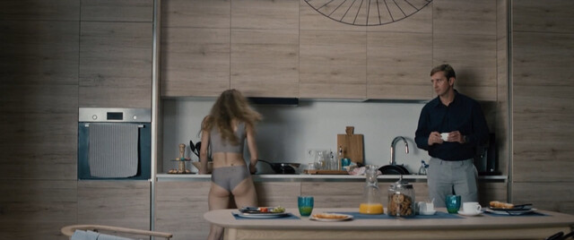 Anastasiya Pustovit nude – Between Us (Mezhdu nami) (2021)