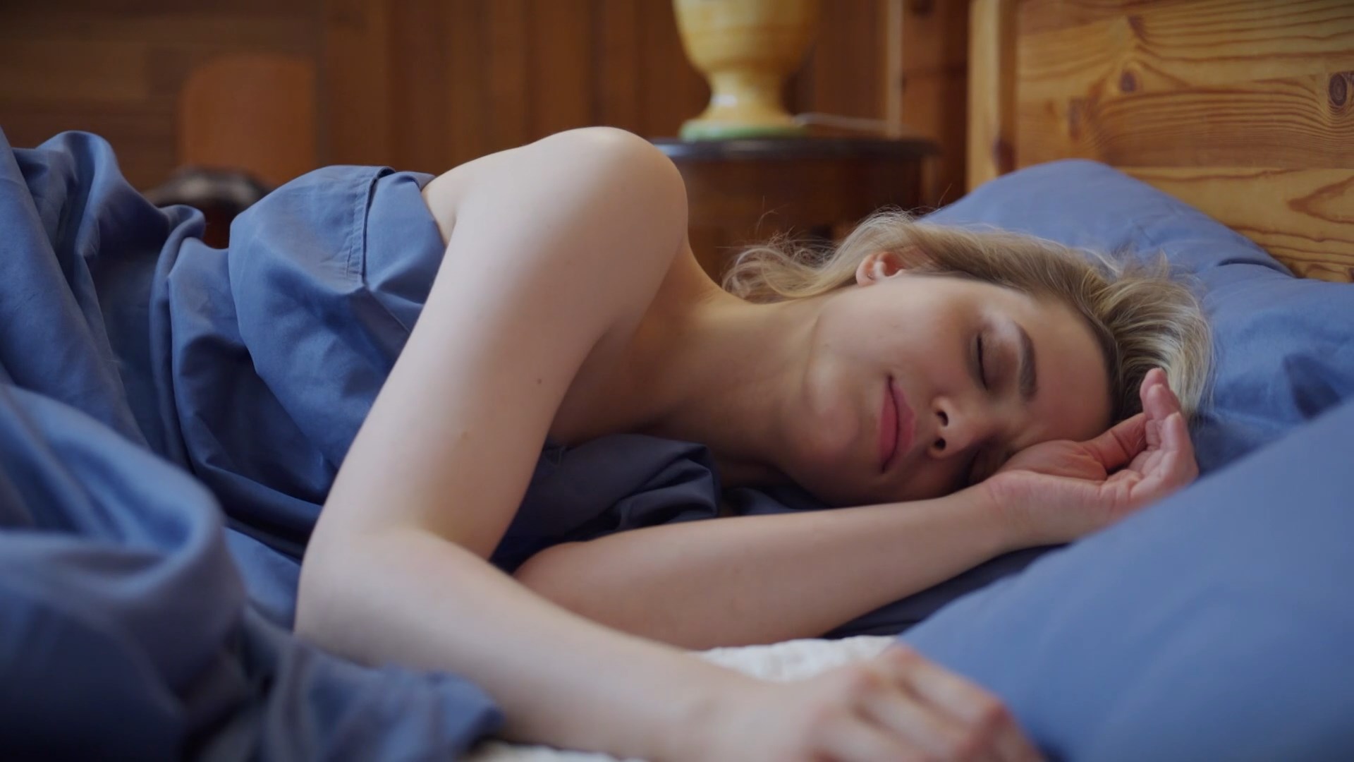 Anastasia Artemyeva sexy – Poka proshloye ne razluchit nas s01e01 (2024)