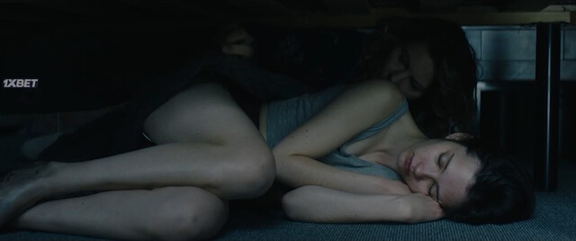 Andrea Vass nude, etc – Sphinx s01e01-02 (2024)