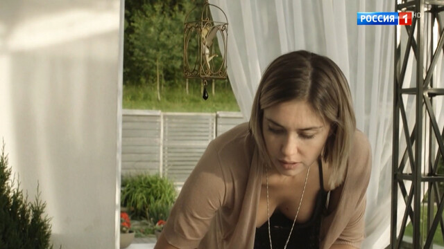 Agata Mutsenietse sexy – Netayushchiy led (2018)