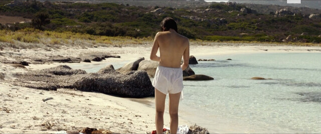 Alba Gaïa Bellugi nude – La stoffa dei sogni (2014)