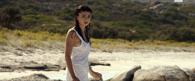 Alba Gaïa Bellugi nude – La stoffa dei sogni (2014)