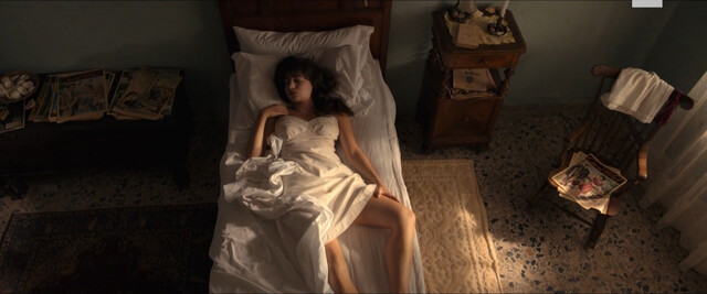 Alba Gaïa Bellugi nude – La stoffa dei sogni (2014)