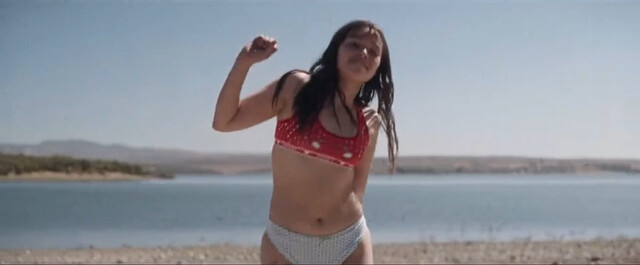 Ester Expósito nude – Lost in the Night (Perdidos en la noche) (2023)