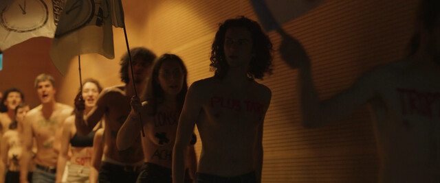 Noémie Merlant sexy – Une année difficile (2023)