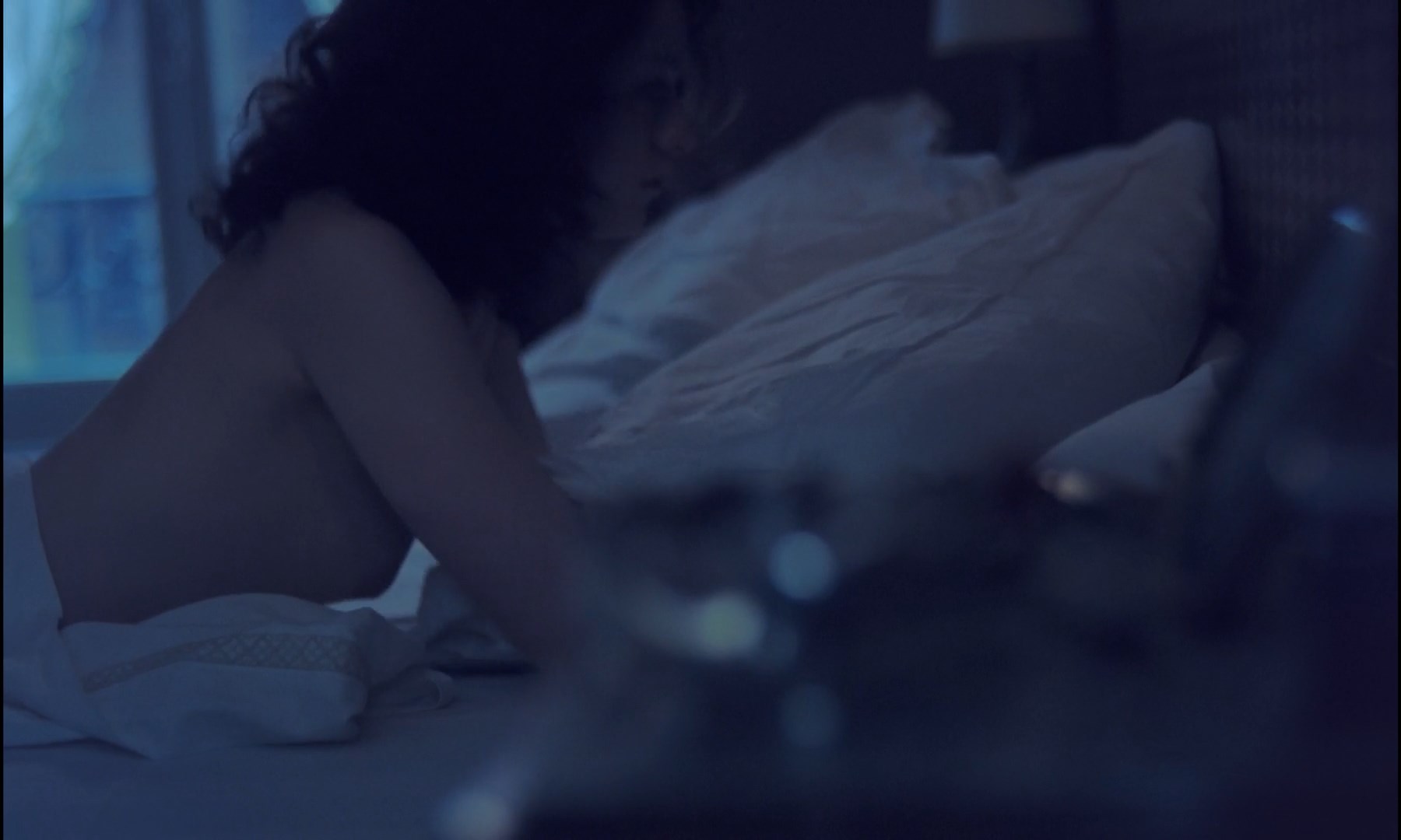 Maisie Williams nude – The New Look s01e01 (2024)