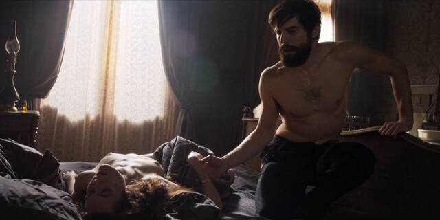 Ella Rumpf nude – Freud s01e04-05 (2020)