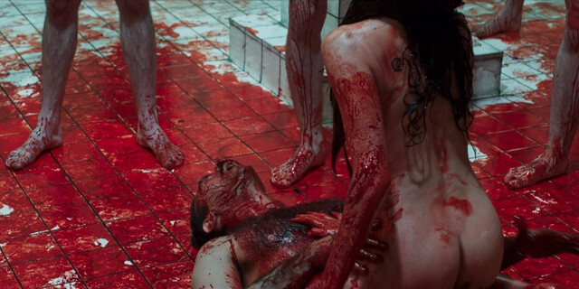 Ella Rumpf nude – Freud s01e04-05 (2020)