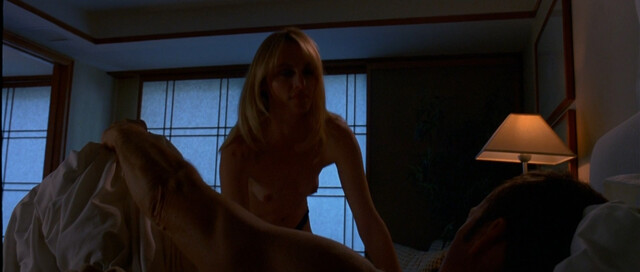 Amber Valletta nude – The Last Time (2006)