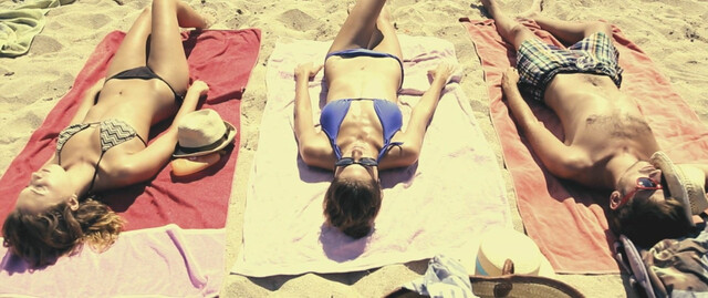 Inés Palmer sexy – Red Summer (Verano rojo) (2017)