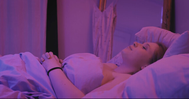 Sara Dhimitri sexy – Facaden (2021)